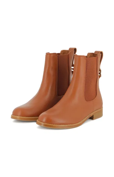 Есенни боти Chloe 